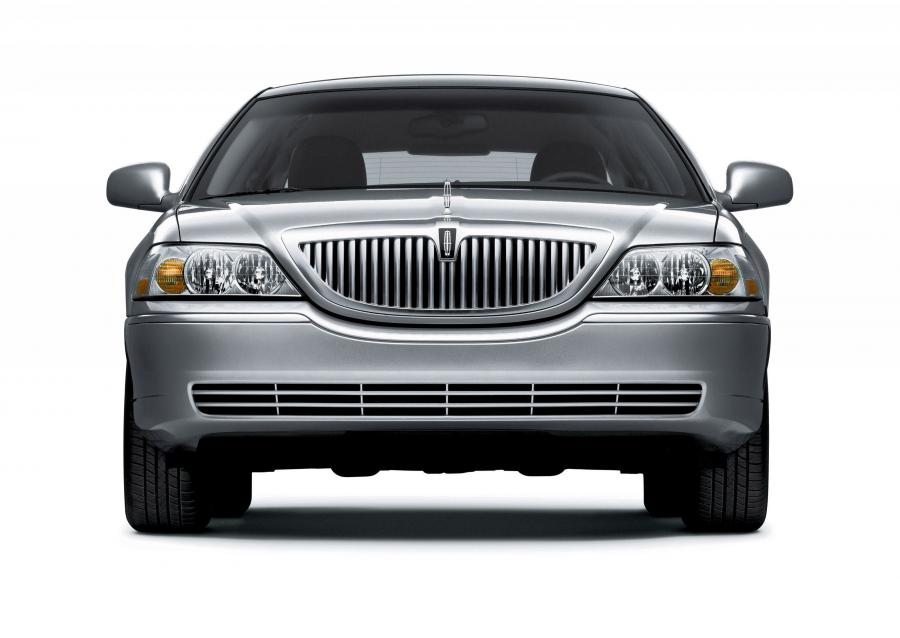  Lincoln Town Car 2003 года  (фото 34 из 68)